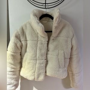 NWOT BRAND NEW: Alo Yoga Sherpa Puffer Jacket
